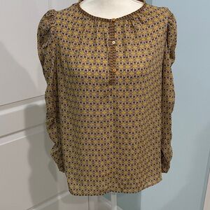 Dress shirt with cute details